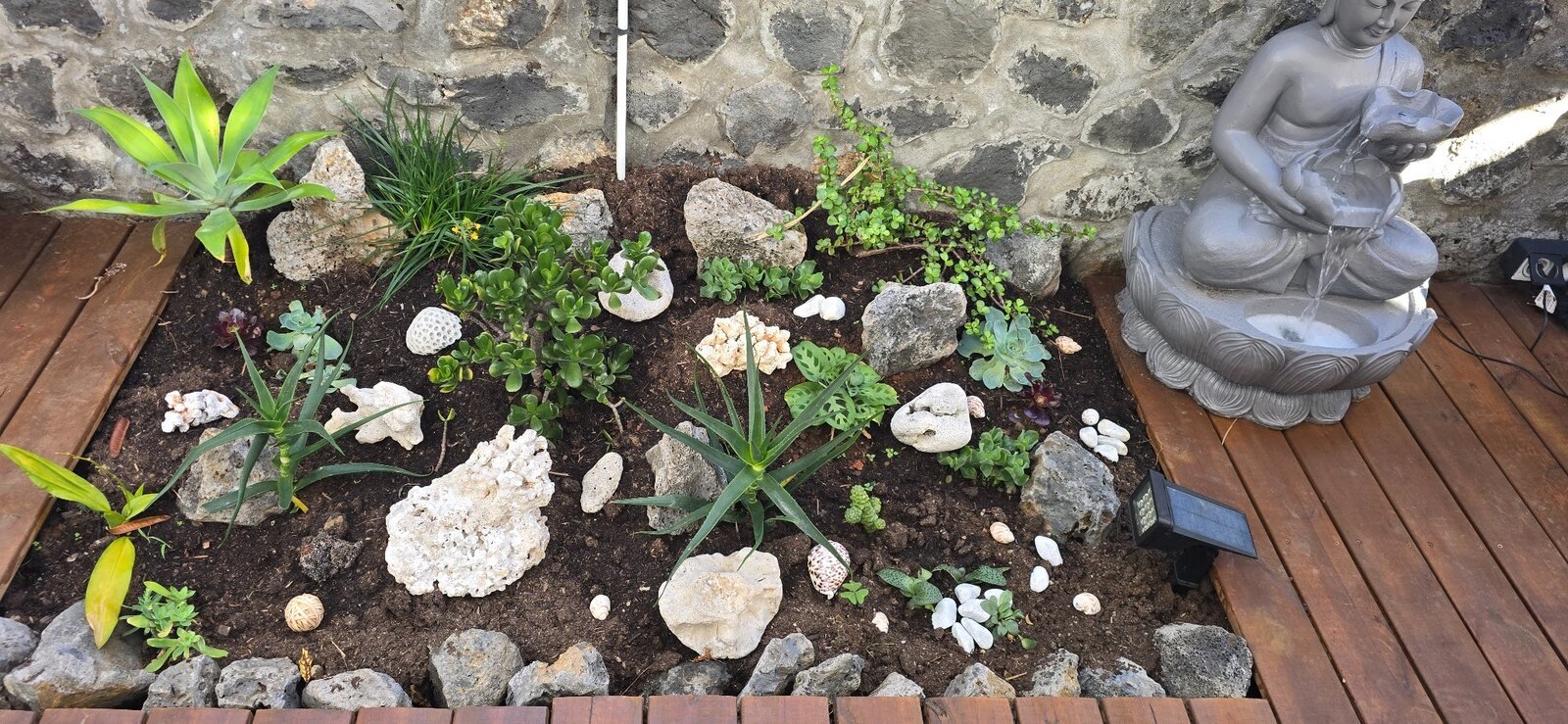 Jardin zen et décoration tropicale