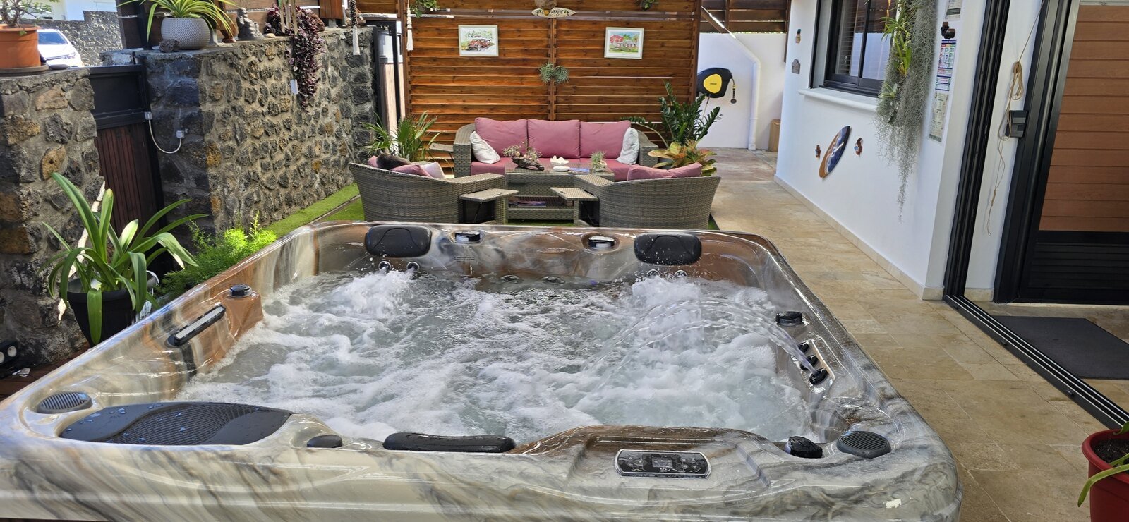 Spa privatif COSY KAS PARADIS en fonctionnement